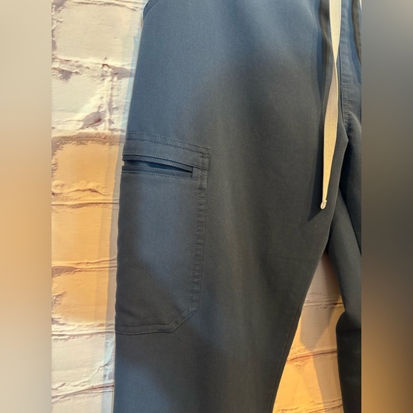 FIGS Men's Cairo Cargo Scrub Pants - Technical Collection, Blue, Size Small - Picture 6 of 7